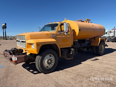 1992 Ford F-800 2000 gal 4x2 散水車