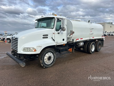 2006 Mack CXN613 4000 gal 6x4 Water Truck