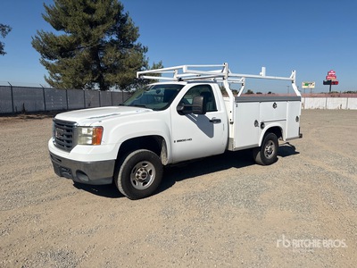 2009 GMC 2500HD 4x2 Utility Truck