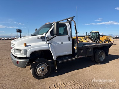 2005 GMC C4500 4x4 Ciężarówka z płaską platformą