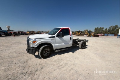 2016 Ford F-250 4x2 Cab and Chassis