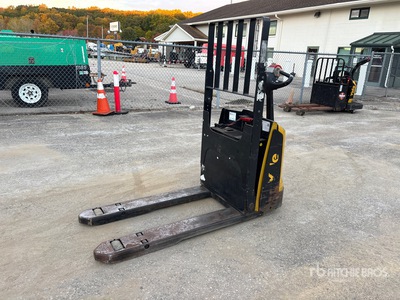 2022 Yale MPB045VG 4510 lb Electric Wózek paletowy