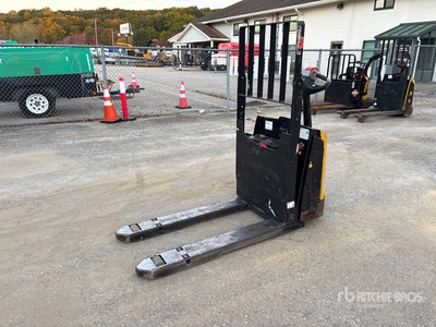 2022 Yale MPB045VG 4510 lb Electric Wózek paletowy