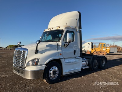 2020 Freightliner Cascadia 125 6x4 T/A Day Cab Truck Tractor