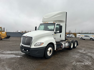 2019 International LT625 6x4 T/A Dagcabine Trekker