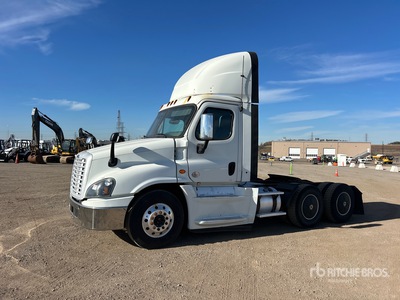 2019 Freightliner Cascadia 125 6x4 T/A Day Cab Truck Tractor