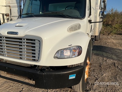 2018 Freightliner M2 106 4x2 Furgoneta caja cerrada