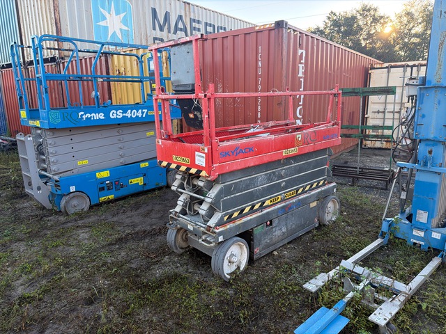 2014 Skyjack SJIII 3226 Electric Scissor Lift