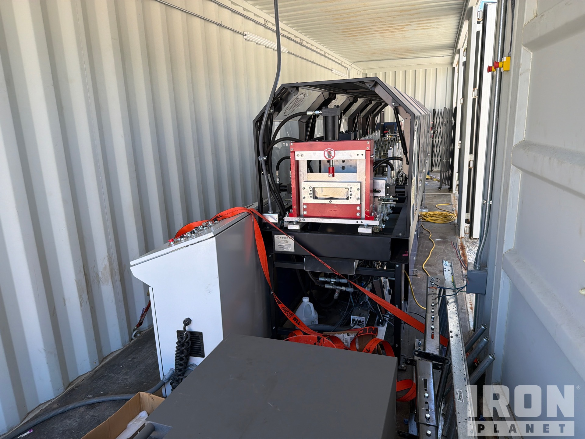 2022 Knudson Electric Studs and Track Machine