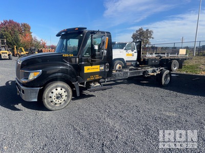 2017 International TerraStar 4x2 を見 Cab and Chassis