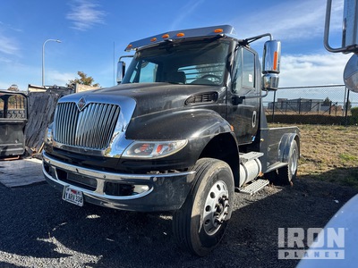 2015 International 4400 4x2 Versatile Hauler Truck