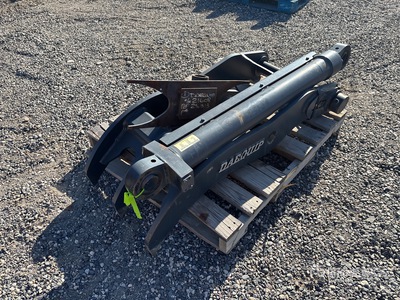 Daequip HE150 22 in Hydraulic Excavator Thumb (Unused)