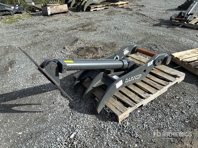 Daequip HE120 22 in Hydraulic Excavator Thumb (Unused)