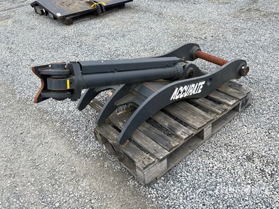 Accurate 52 in Hydraulic Excavator Thumb
