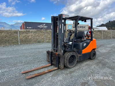 Doosan G35C-5 6450 lb Cushion Tire Forklift