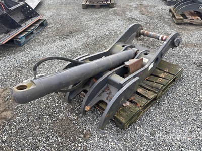 Doosan 68 in Hydraulic Excavator Thumb