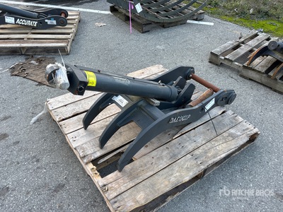 Daequip HE80DLTH 28 in Hydraulic Excavator Thumb (Unused)