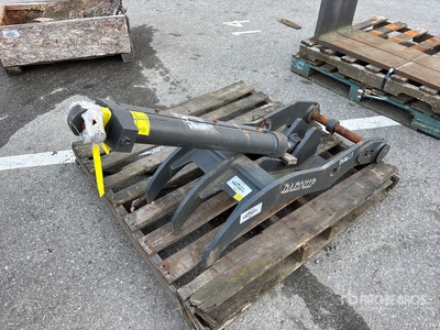 Daequip HE80DLTH 28 in Hydraulic Excavator Thumb (Unused)