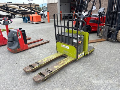 Clark 6000 lb Electric Palettenheber