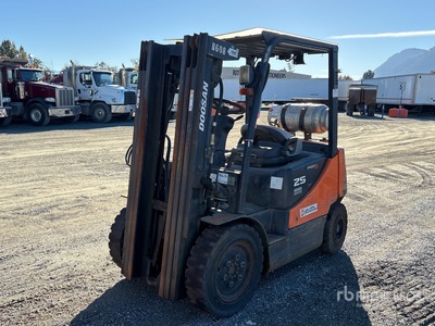 2010 Doosan G25P-5 4800 lb Pneumatic Tire Forklift