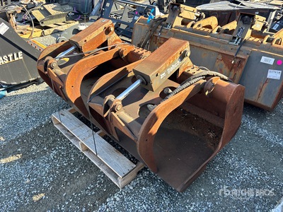 2013 Bobcat 68 in General Purpose Skid Steer Grapple Bucket