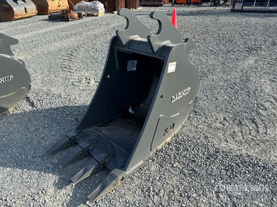 Daequip 28 in Digging Excavator Bucket (Unused)