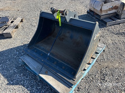 Accurate 42 in Cleanup Excavator Bucket (Unused)