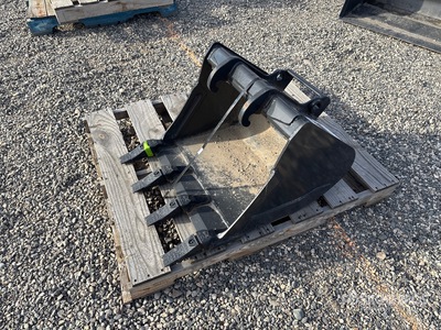 Bobcat 24 in Digging Excavator Bucket (Unused)