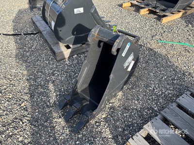 Bobcat 12 in Digging Excavator Bucket (Unused)