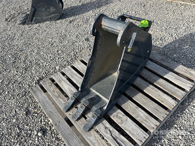 Bobcat 12 in Digging Excavator Bucket (Unused)