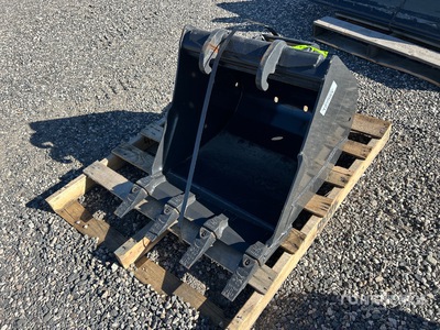 Bobcat 24 in Digging Excavator Bucket