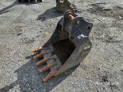 Doosan 24 in Excavator Bucket