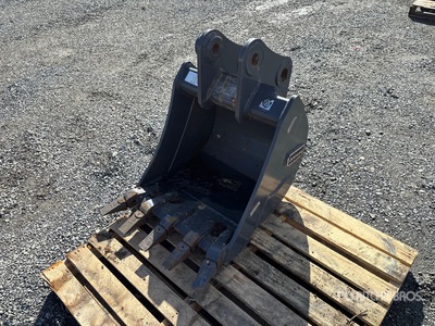 Doosan 24 in Digging Excavator Bucket (Unused)