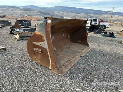 Doosan 129 in Wheel Loader Bucket