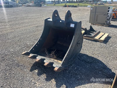 44 in Digging Excavator Bucket