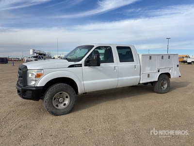 2016 Ford F-350 4x4 Crew Cab Utility Truck