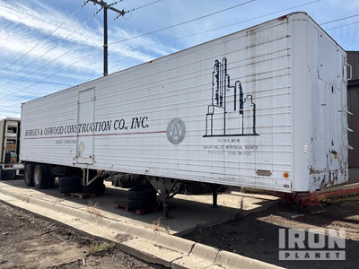 2015 Utility VS2RS 45 ft T/A Van Trailer