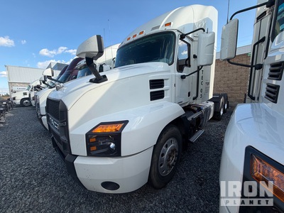 2025 Mack 6x4 Cabina con cuccetta per trattore stradale