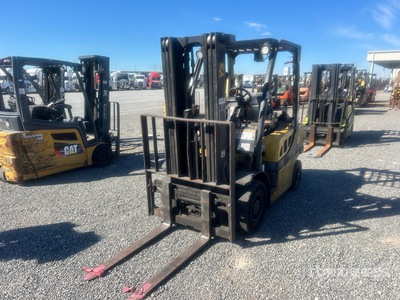 Yale GLP050TGNUAE084 4850 lb Pneumatic Tire Heftruck