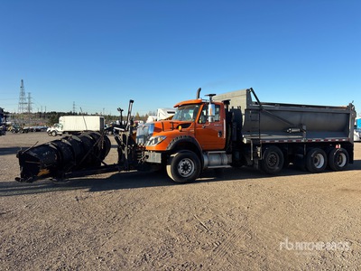 2013 International 7600 8x4 プラウトラック