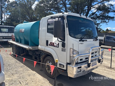 2013 Isuzu S/A FSD850 4x2 Wassertank-Lkw