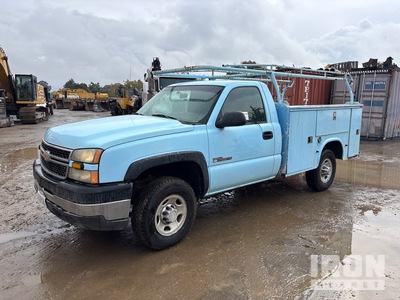 2006 Chevrolet 2500 Custom 4x2 Utility Truck (Inoperable)