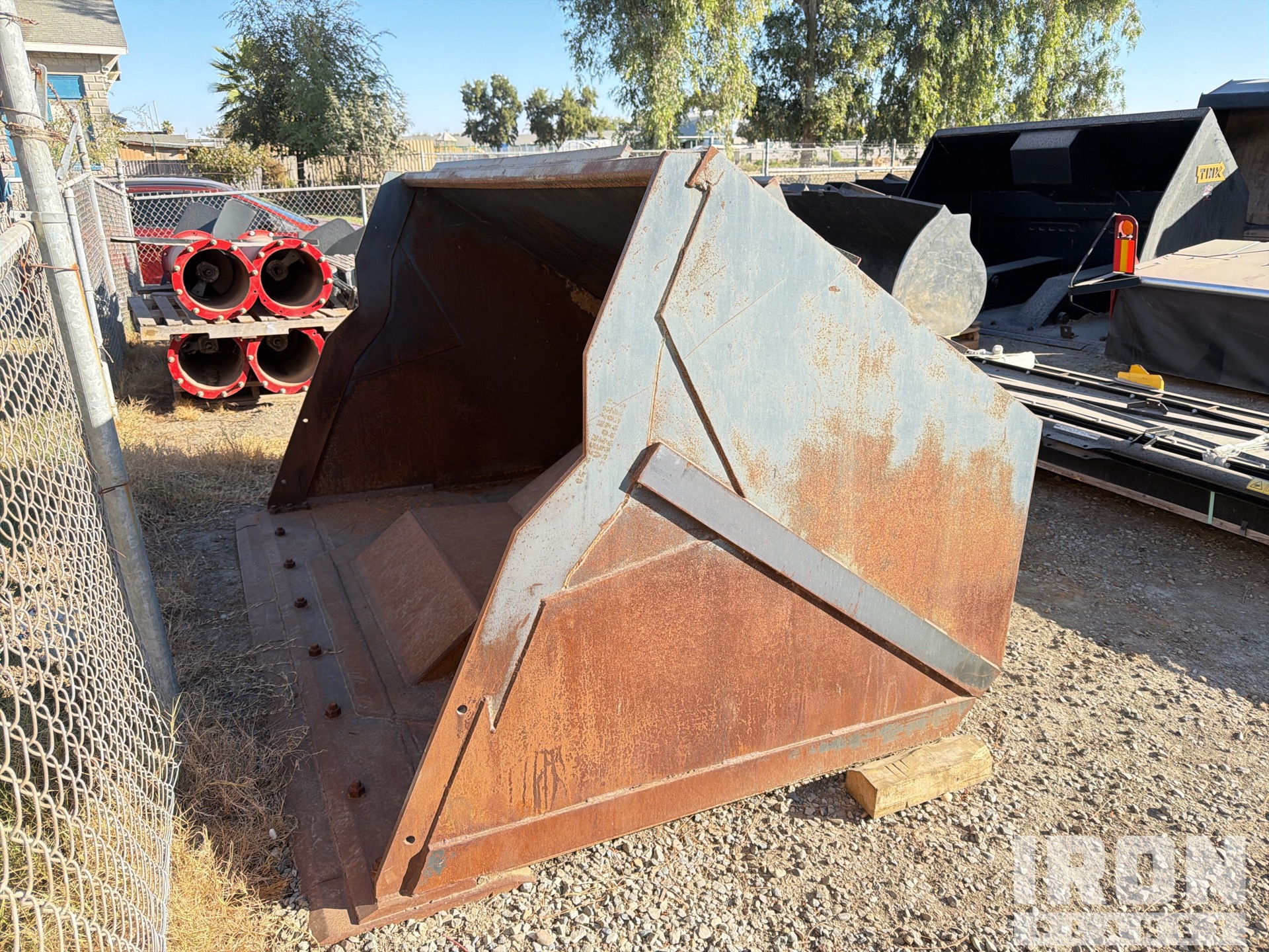 KMS 108 in High-Tip Wheel Loader Bucket