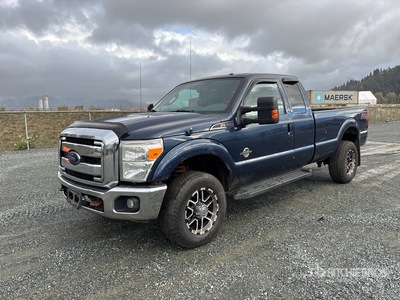 2014 Ford F-350 Lariat 4x4 Extended Cab Pick Up