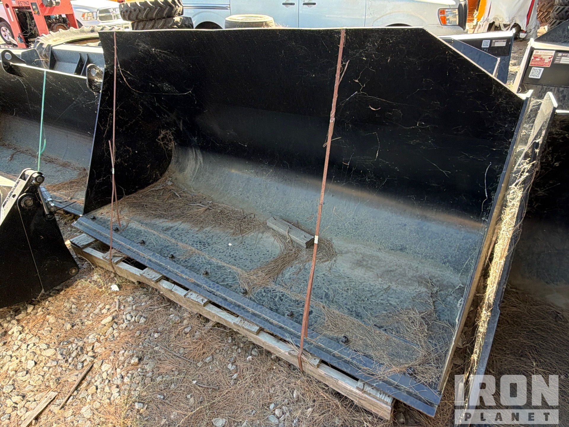 JCB 96 in Telehandler Bucket