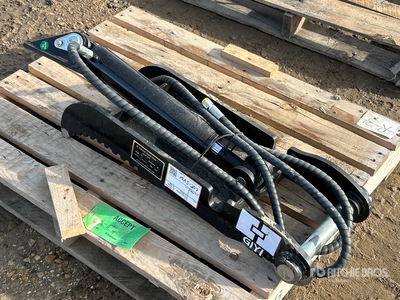 2026 GIYI GY-XJ3T 28 in Cat 3T Hydraulic Excavator Thumb (Unused)