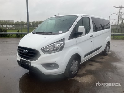 2022 Ford Transit Custom Passenger Van