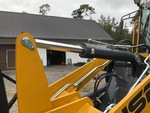 Hydraulics with Bucket Tilt Cylinders