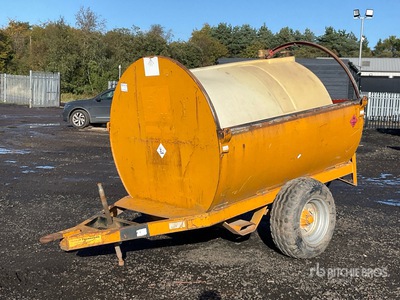 2016 Trailer Engineering 2140 L Trailer Mounted Plastic Diesel Fuel Tank