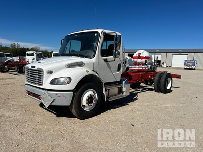 2015 Freightliner M2 106 4x2 Autocarro cabina e telaio